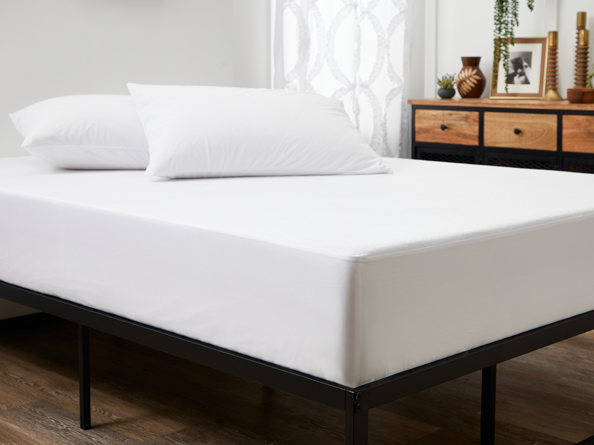 CH_Luxury_Mattress_Protector_EBC_1_Website
